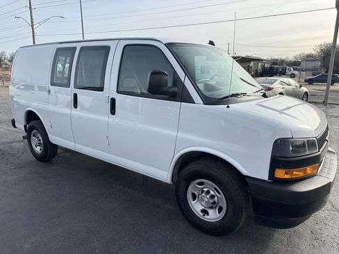 Used 2020 Chevrolet Express 2500 w/ Enhanced Convenience Package image 5