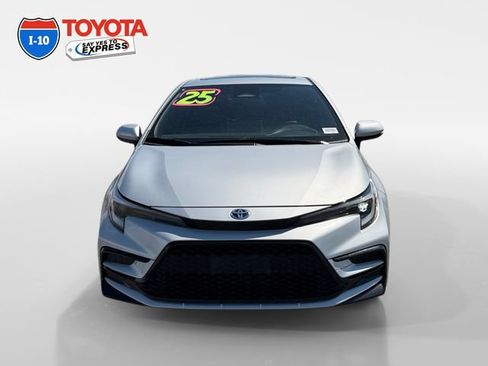 Used 2025 Toyota Corolla SE w/ SE Premium Package FWD image 8