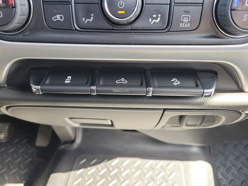 Used 2015 GMC Sierra 1500 SLE w/ SLE Value Package image 32