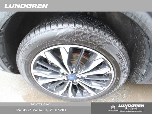 Used 2022 Ford Escape SEL w/ SEL Stealth AWD Package image 12