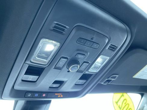 Used 2021 Chevrolet Suburban RST w/ Luxury Package image 36