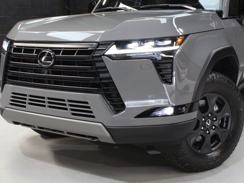 Used 2024 Lexus GX 550 AWD/4WD image 5