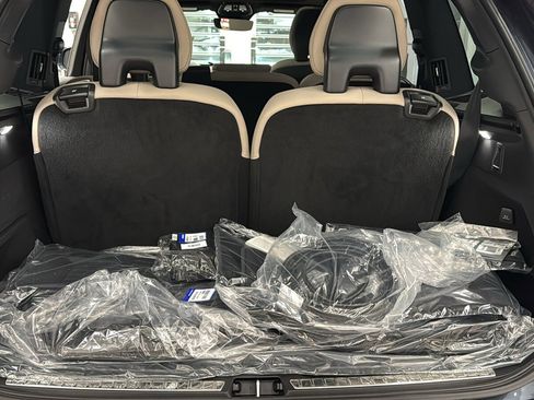 New 2026 Volvo XC90 T8 Plus w/ Protection Package Premier image 30