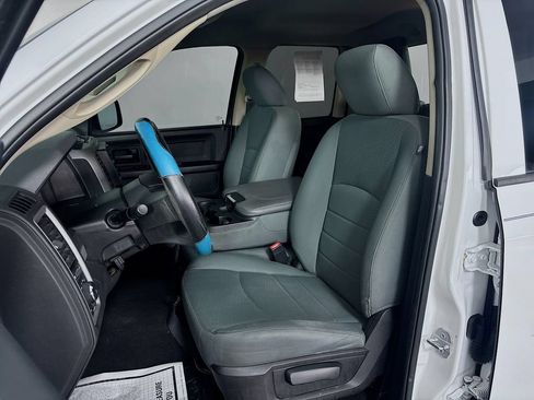 Used 2017 RAM 1500 Express AWD/4WD image 11