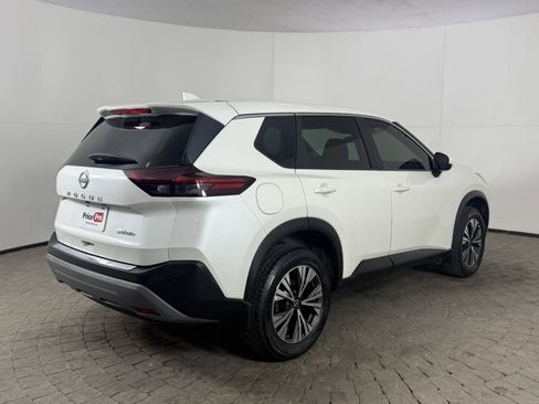 Used 2023 Nissan Rogue SV image 9