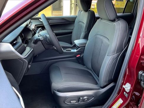 New 2025 Jeep Grand Cherokee L Laredo w/ Luxury Tech Group I image 8