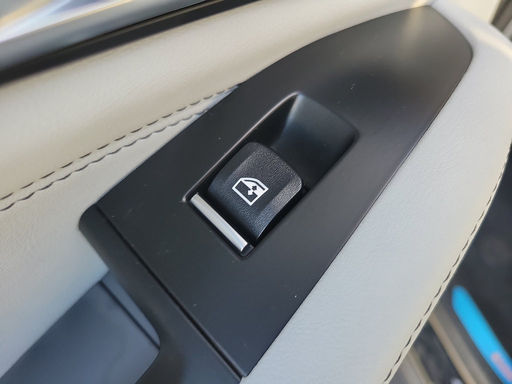 Used 2026 BMW X5 sDrive40i RWD image 18