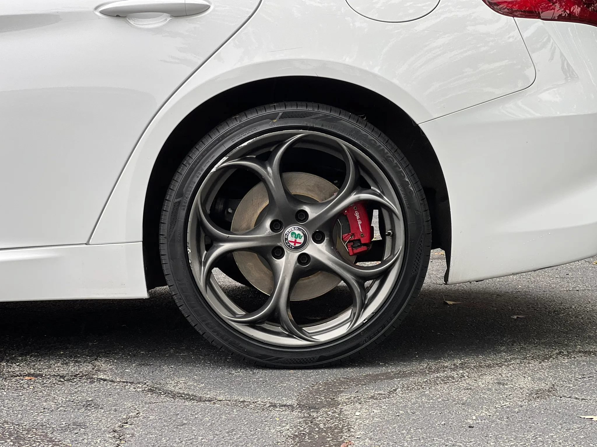 Used 2019 Alfa Romeo Giulia Ti Sport w/ Quick Order Package 22S Sport AWD/4WD image 45