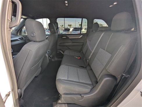 Used 2025 GMC Acadia Elevation image 14