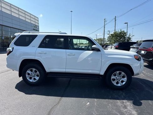 Used 2017 Toyota 4Runner SR5 Premium AWD/4WD image 13