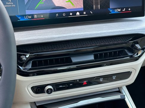 Used 2025 BMW 330i 330i w/ Convenience Package image 23