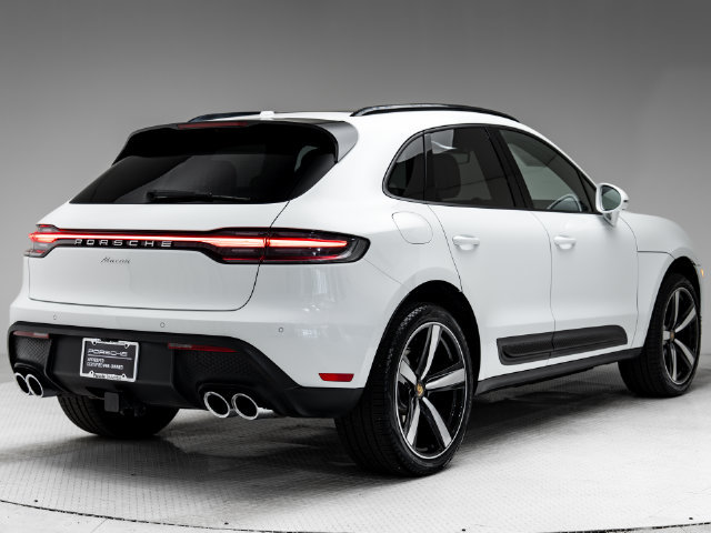 Certified 2026 Porsche Macan AWD/4WD image 34