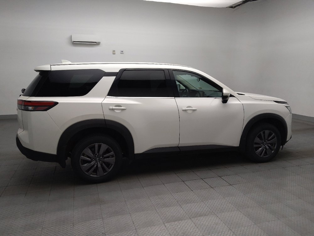 Used 2022 Nissan Pathfinder SV AWD/4WD image 11