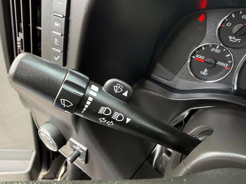 Used 2023 GMC Savana 2500 image 28