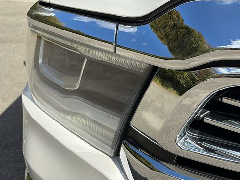 Certified 2019 RAM 1500 Laramie image 9