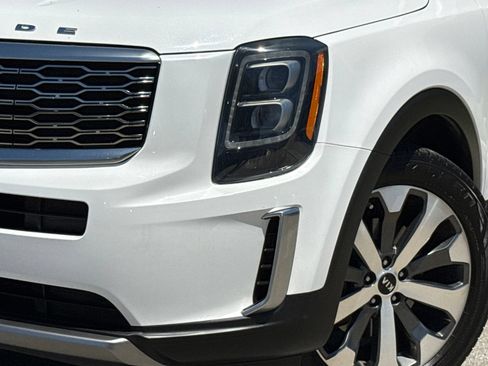 Used 2021 Kia Telluride EX w/ EX Premium Package FWD image 3