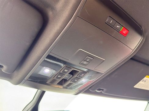 Used 2023 Volkswagen Atlas Cross Sport SE w/ Panoramic Sunroof Package image 23