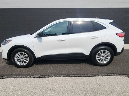 Certified 2022 Ford Escape SE w/ Convenience Package AWD/4WD image 3