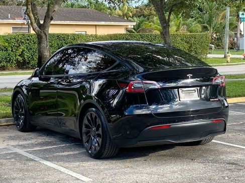 Used 2022 Tesla Model Y Performance image 5