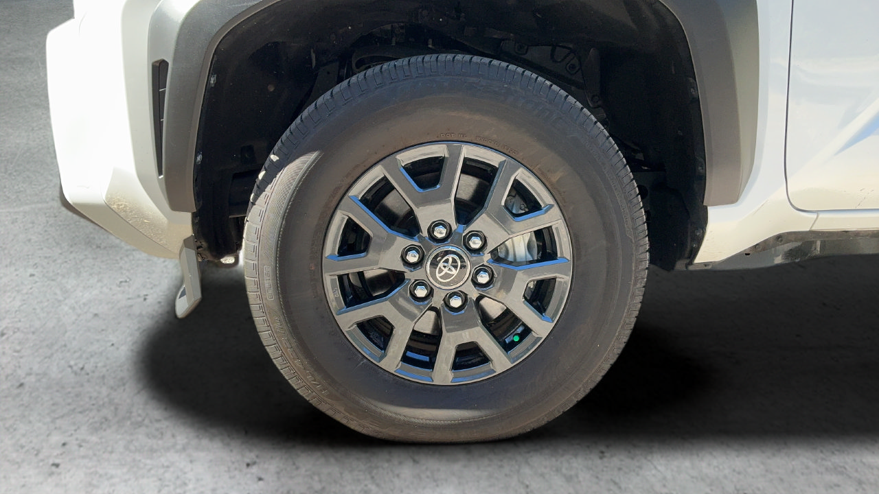 Used 2025 Toyota 4Runner SR5 RWD image 27