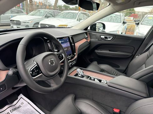 Certified 2024 Volvo XC60 T8 Ultimate w/ Protection Package Premier image 41