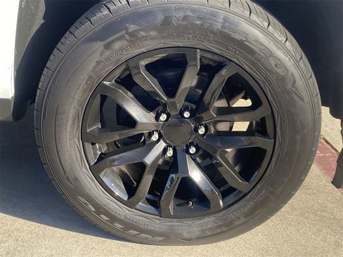 Used 2018 Chevrolet Silverado 1500 LT w/ Texas Edition image 10