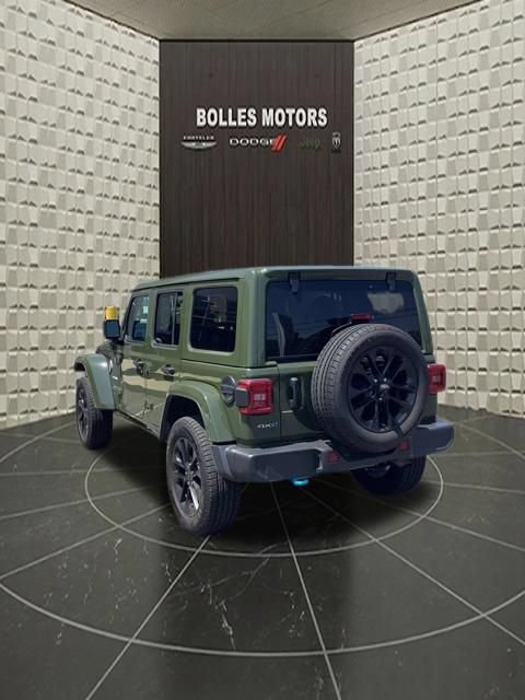 Used 2024 Jeep Wrangler Unlimited Sahara AWD/4WD image 7