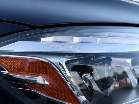 Used 2017 Mercedes-Benz S 550 4MATIC Sedan image 16