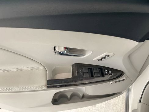 Used 2015 Toyota Venza Limited image 13