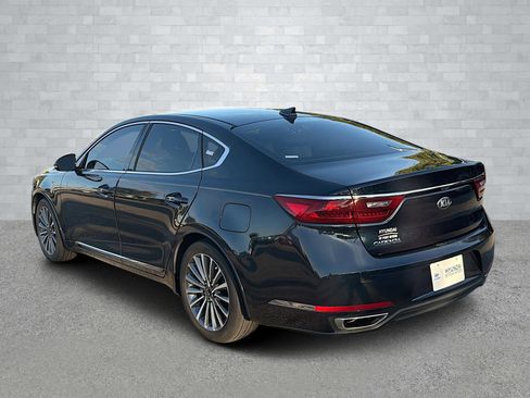 Used 2018 Kia Cadenza Premium image 6