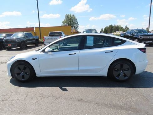 Used 2022 Tesla Model 3 RWD image 4