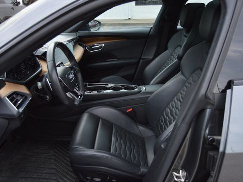 Used 2023 Audi e-tron GT Premium Plus AWD/4WD image 10