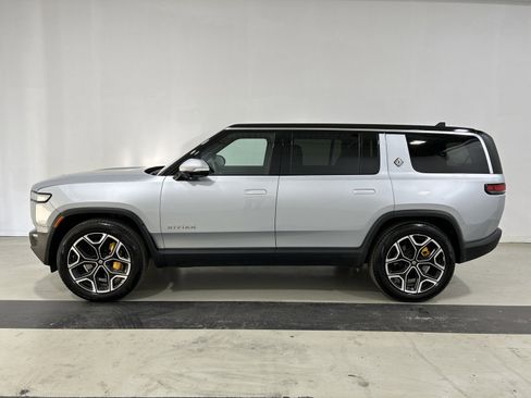 Used 2023 Rivian R1S Launch Edition image 2