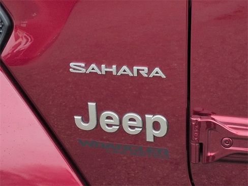 Certified 2022 Jeep Wrangler Unlimited Sahara w/ LED Lighting Group image 9