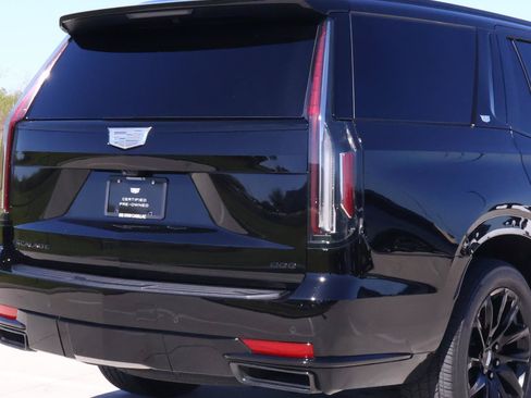 Used 2024 Cadillac Escalade Sport w/ LPO, ONYX Package AWD/4WD image 11