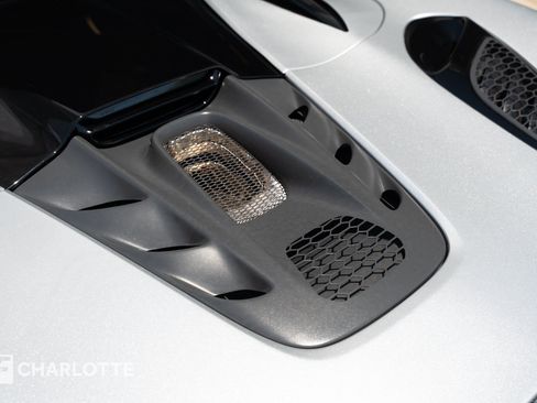 Used 2025 McLaren Artura Spider RWD image 17