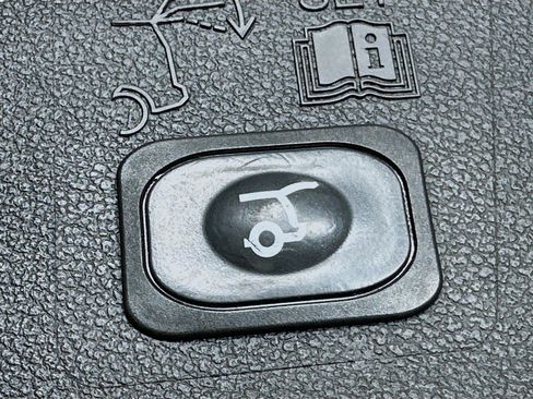 Used 2018 Ford Escape SEL w/ SEL Sport Appearance Package image 29