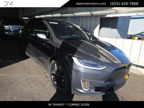 Used 2017 Tesla Model X 90D image 3