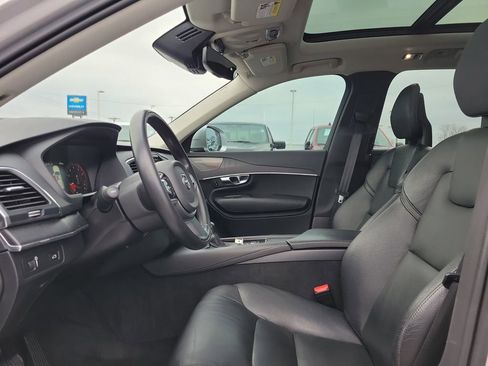 Used 2020 Volvo XC90 T6 Momentum image 16