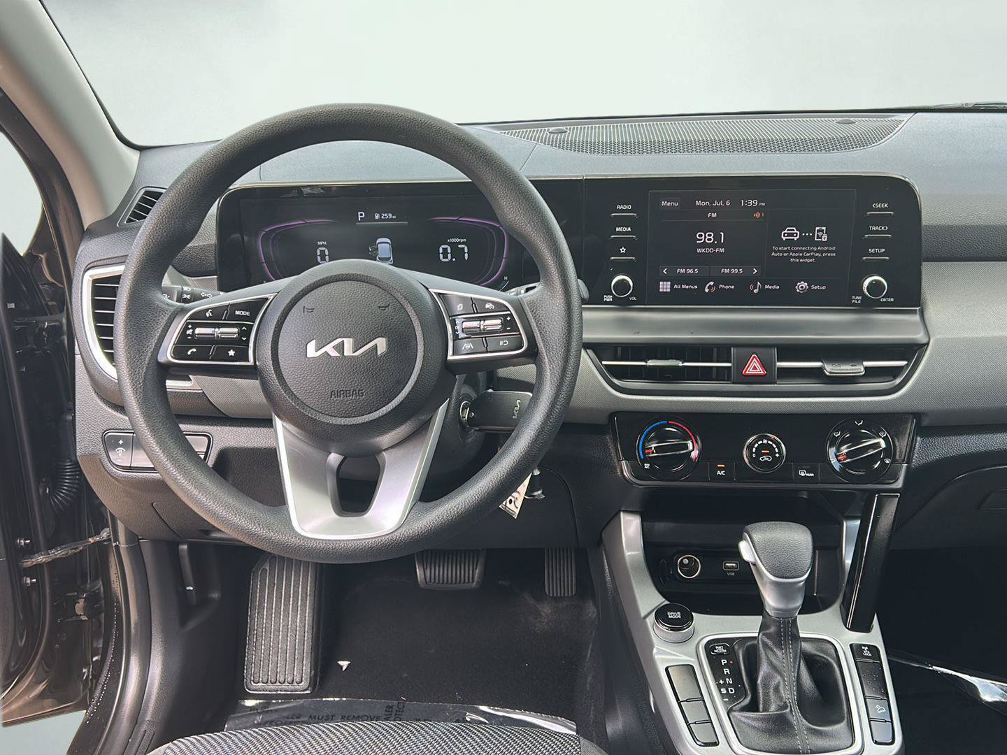 Used 2024 Kia Seltos LX AWD/4WD image 7