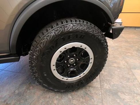 New 2025 Ford Bronco Badlands w/ Sasquatch Package image 9