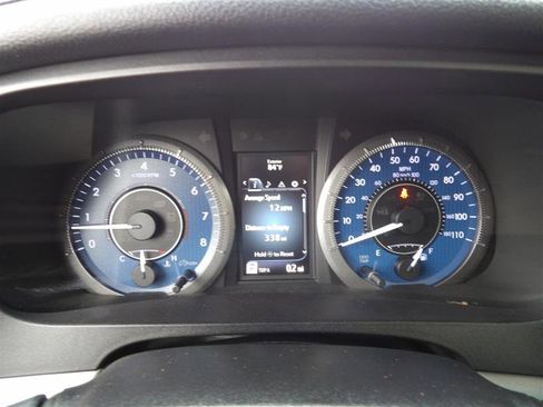 Used 2016 Toyota Sienna XLE image 21