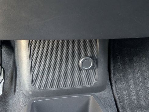 New 2026 Nissan Leaf SV+ w/ Floor Mat Package (SV+) FWD image 16