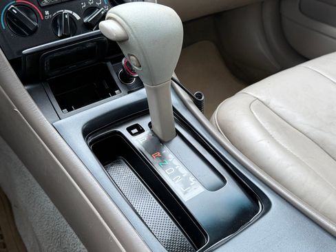 Used 2000 Toyota Avalon XL image 29