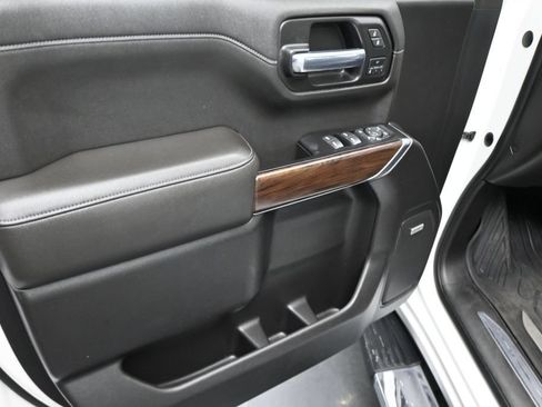 Used 2019 GMC Sierra 1500 SLT RWD image 2