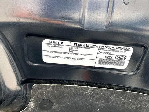 Used 2023 Chrysler Pacifica Touring-L FWD image 34