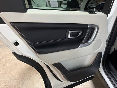 Used 2017 Land Rover Discovery Sport HSE AWD/4WD image 21