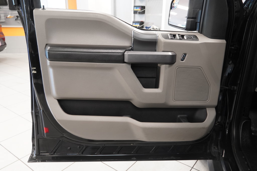 Used 2019 Ford F150 XLT w/ Equipment Group 302A Luxury AWD/4WD image 16