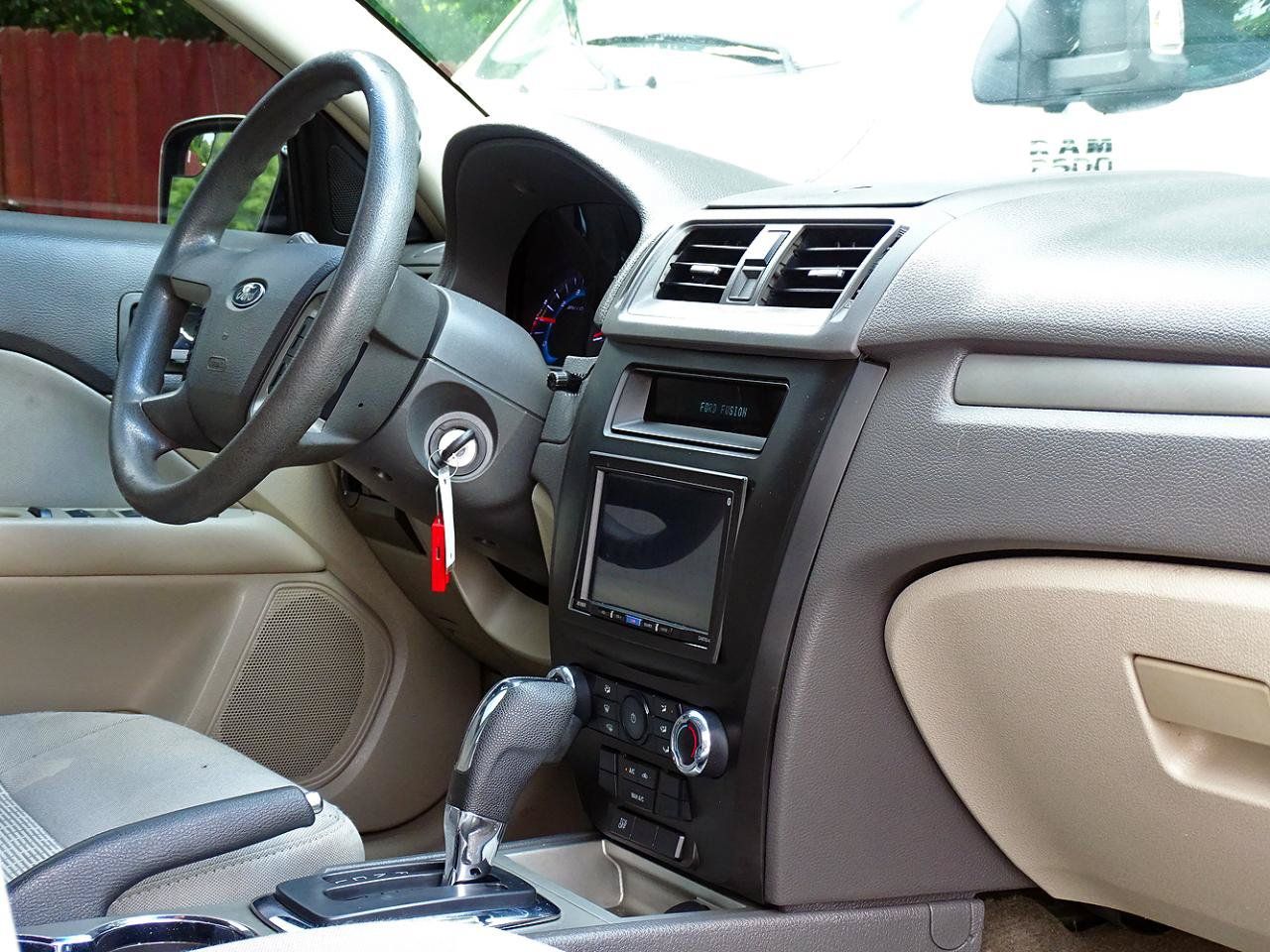Used 2011 Ford Fusion SE FWD image 33