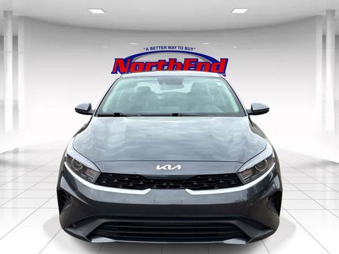 Used 2023 Kia Forte LXS FWD image 2